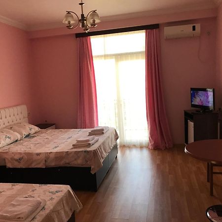 Hotel Eurasia Batumi Cameră foto